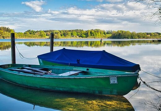 Barque: A peaceful stroll along the water&#8217;s edge
