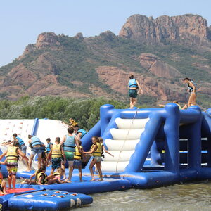 Parc aquatique gonflable géant