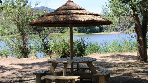 Picnic tables and carbets for hire: the ideal place to relax and enjoy a meal in the open air